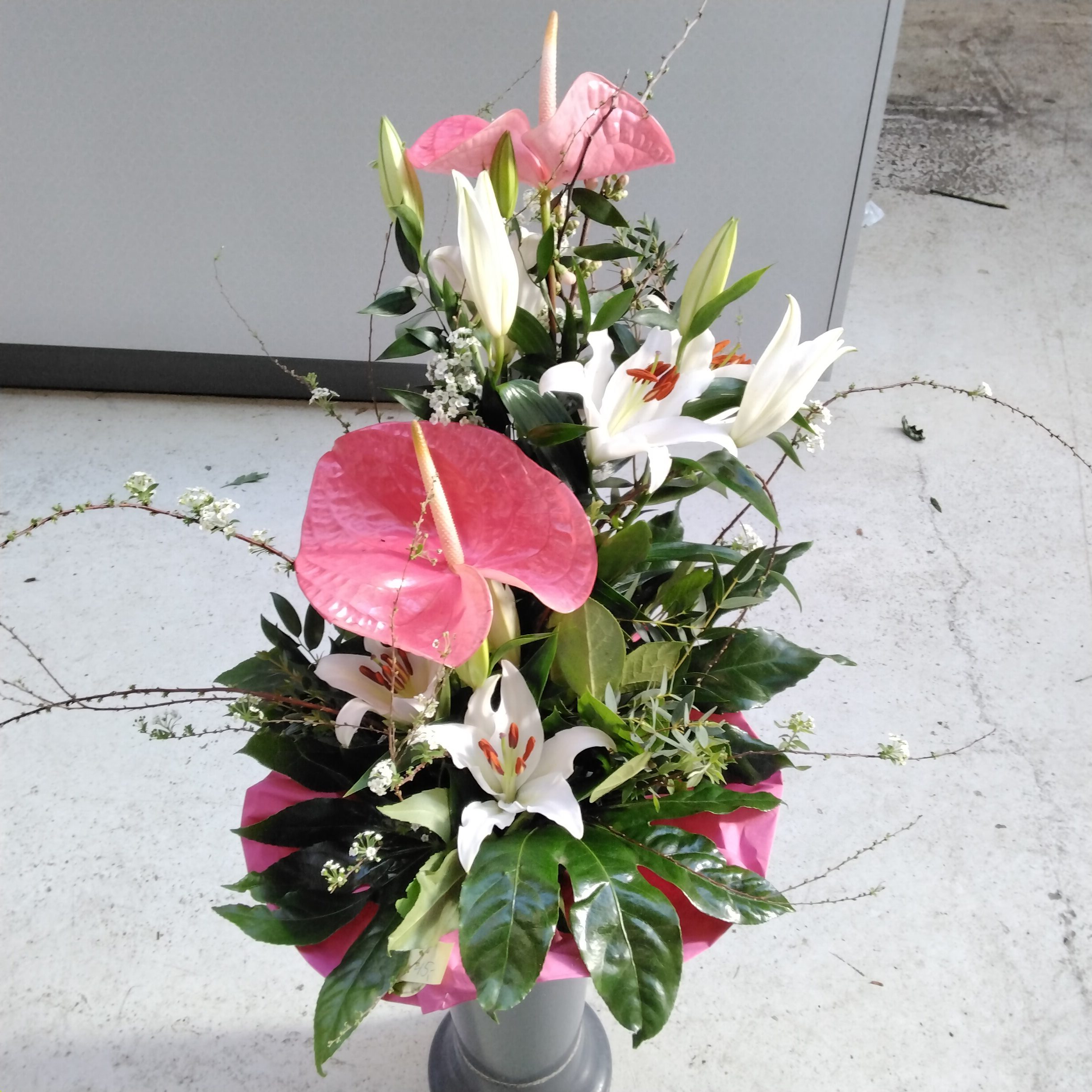 Blumenstrauß hochgebunden in rosa/weiß